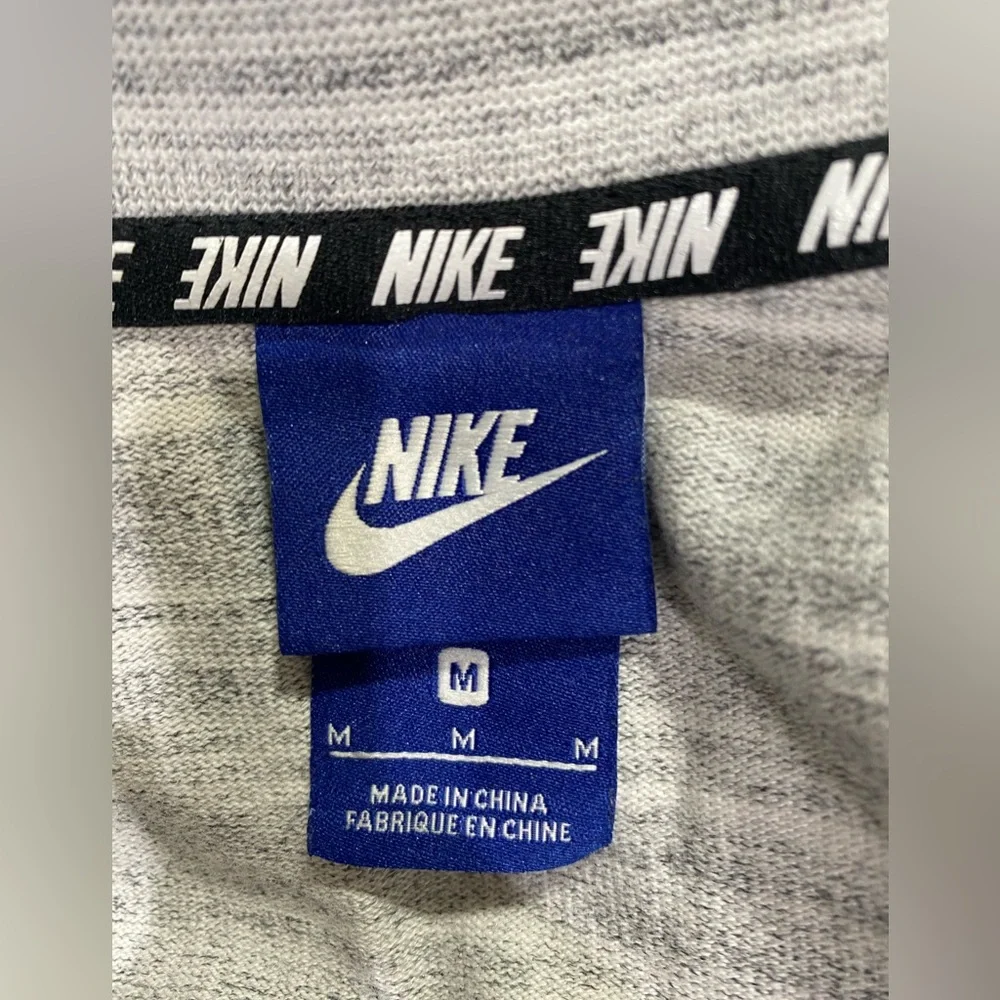 Nike Women's‎ Heathered Gray Zip-Up Hoodie
